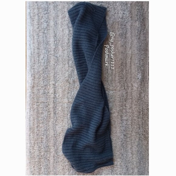 Women's Knitted Infinity Scarf Gray - Picture 2 of 6